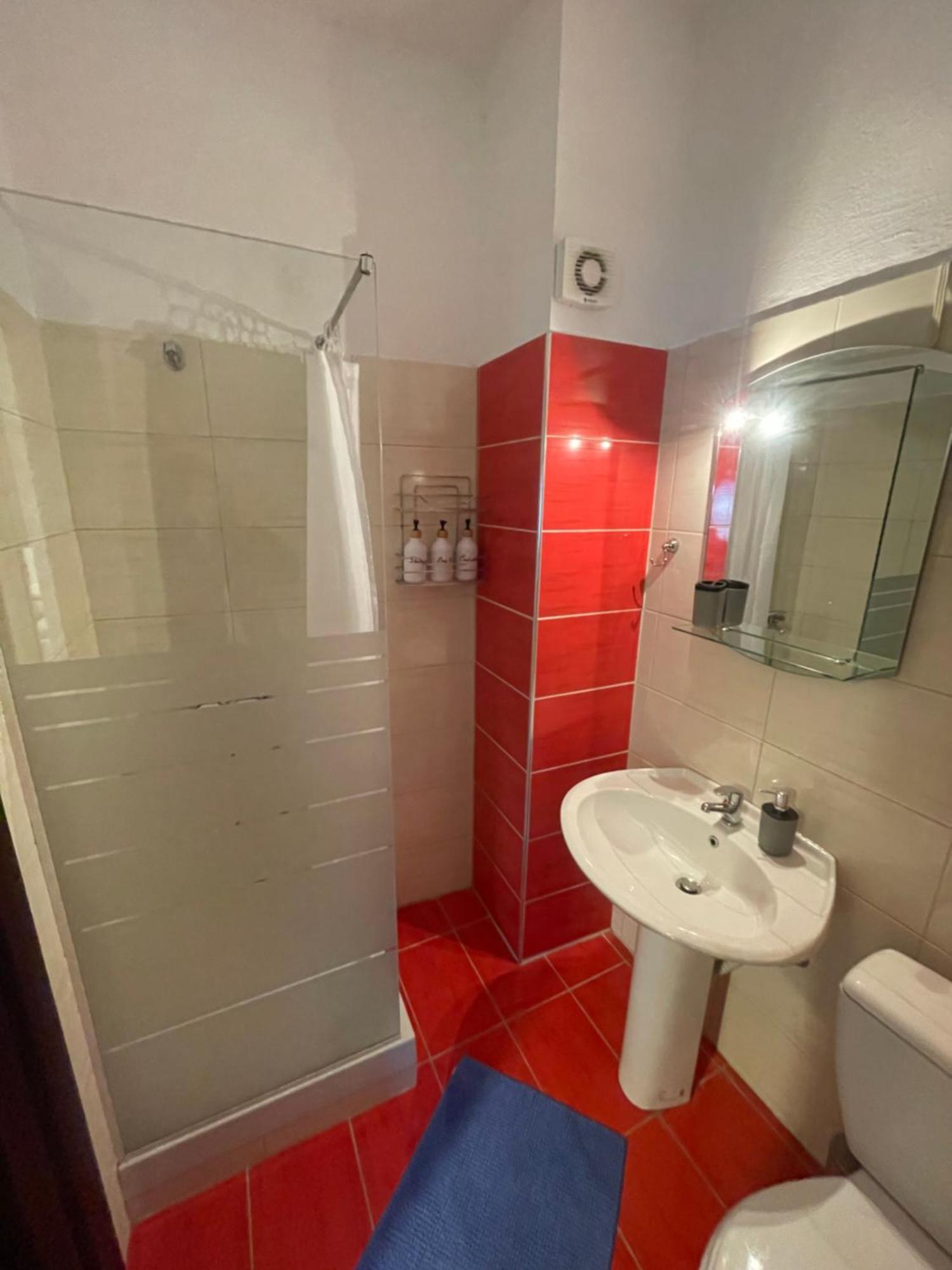 Central & Riverfront Room 1 Едеса Екстер'єр фото