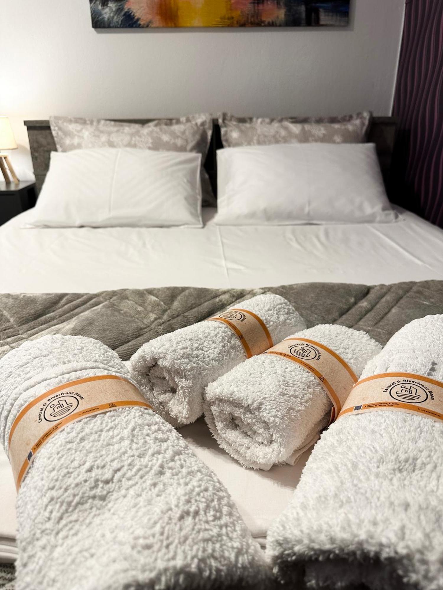 Central & Riverfront Room 1 Едеса Екстер'єр фото
